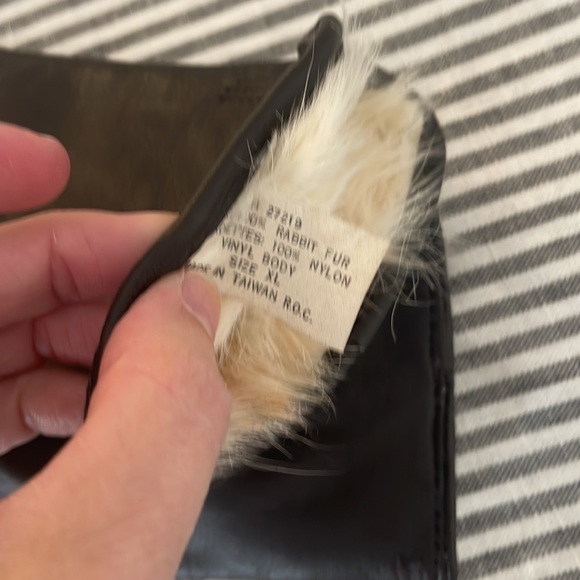 Rabbit lined gloves - Picture 2 of 4